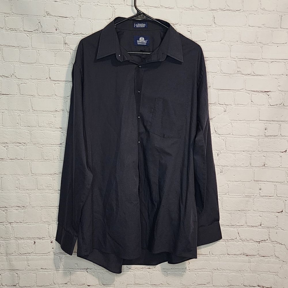 Men's Stafford dress shirt, size Medium